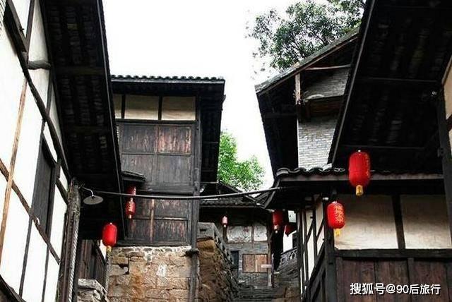 若眉有才有貌,为什么不去扑倒顾廷烨,而是自荐给秃顶老头做妾